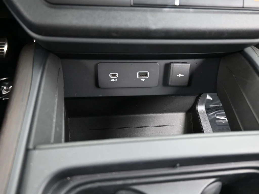 Used 2023 Black Land Rover X image 26