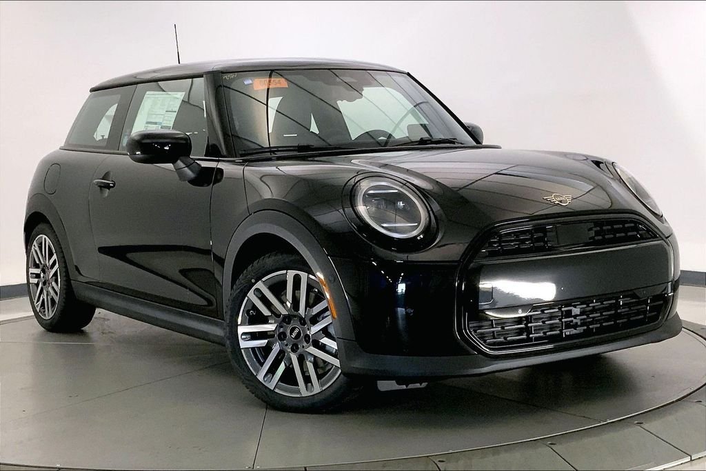 New 2026 Midnight Black II Metallic MINI Signature Plus image 11