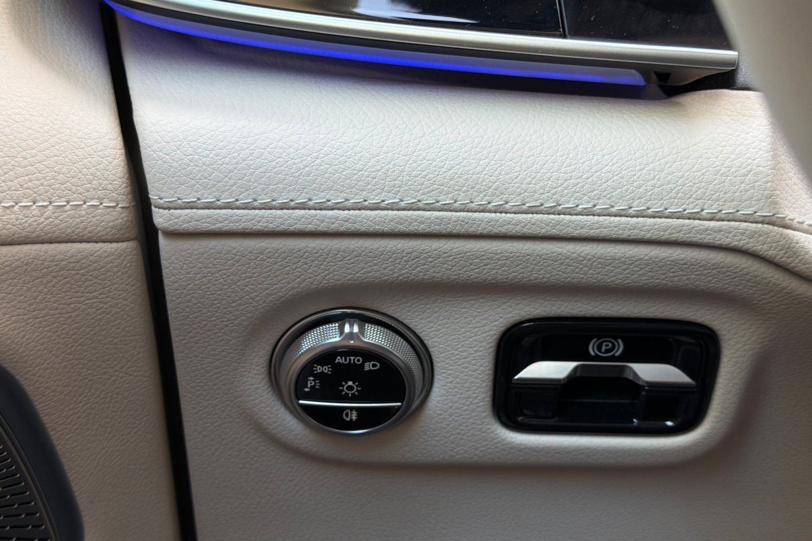 Certified Used 2023 White Mercedes-Benz 580 image 32