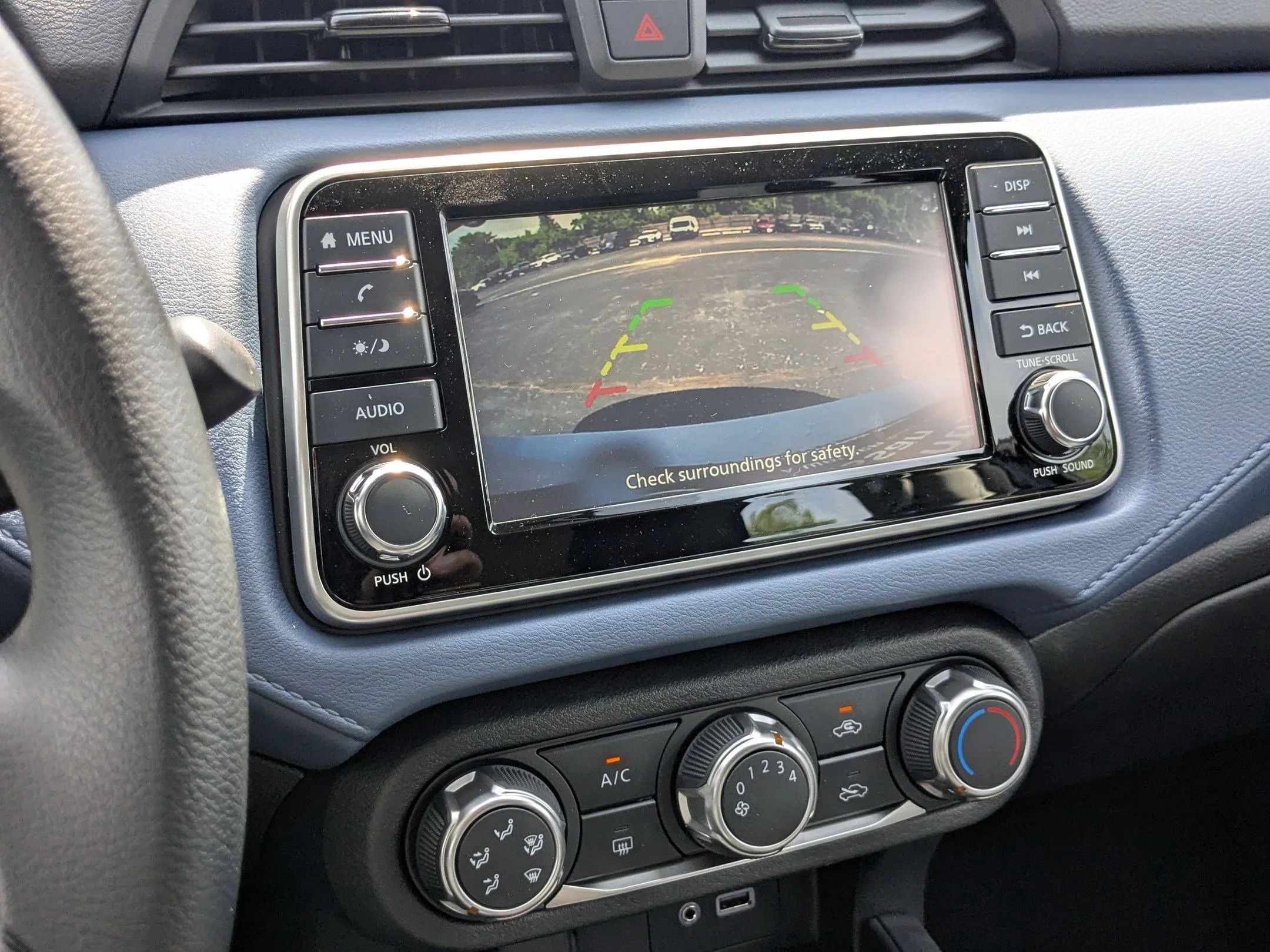 2025 Nissan Versa Sedan SV - Photo 15