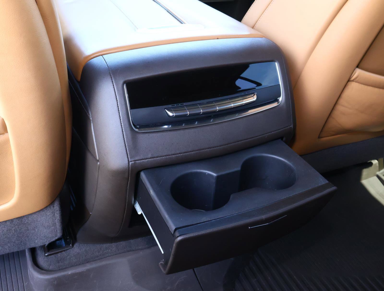 2022 Cadillac Escalade ESV Sport - Photo 17