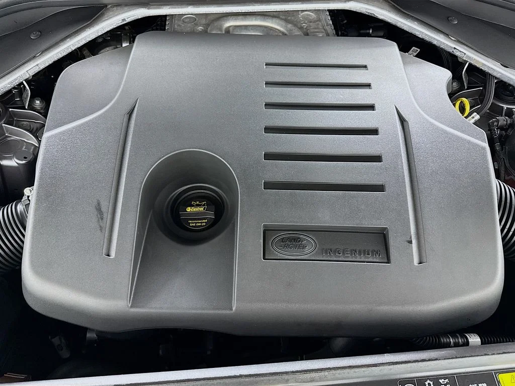 Used 2024 Gray Land Rover SE image 32