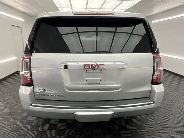 Used 2019 Silver GMC Denali image 22