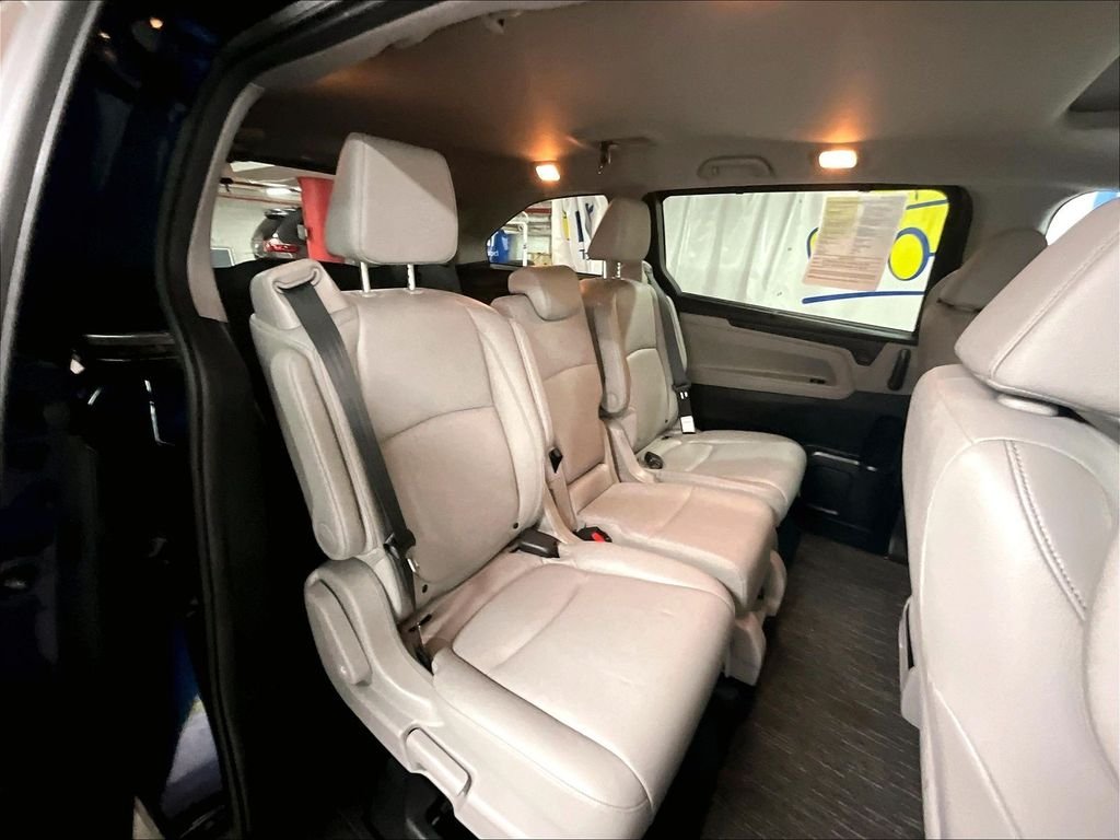 Used 2024 Blue Honda EX-L image 16