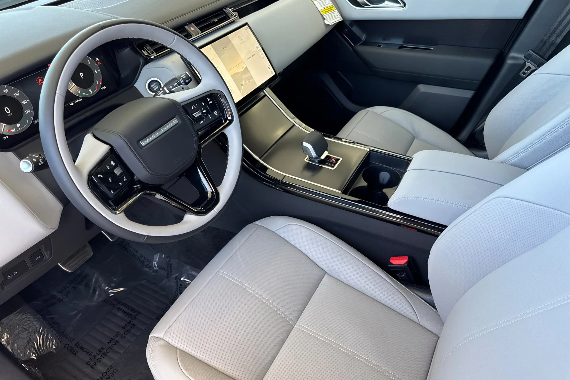 New 2026 Fuji White Land Rover Dynamic SE image 13