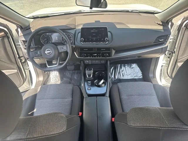 Used 2023 White Nissan SV image 9