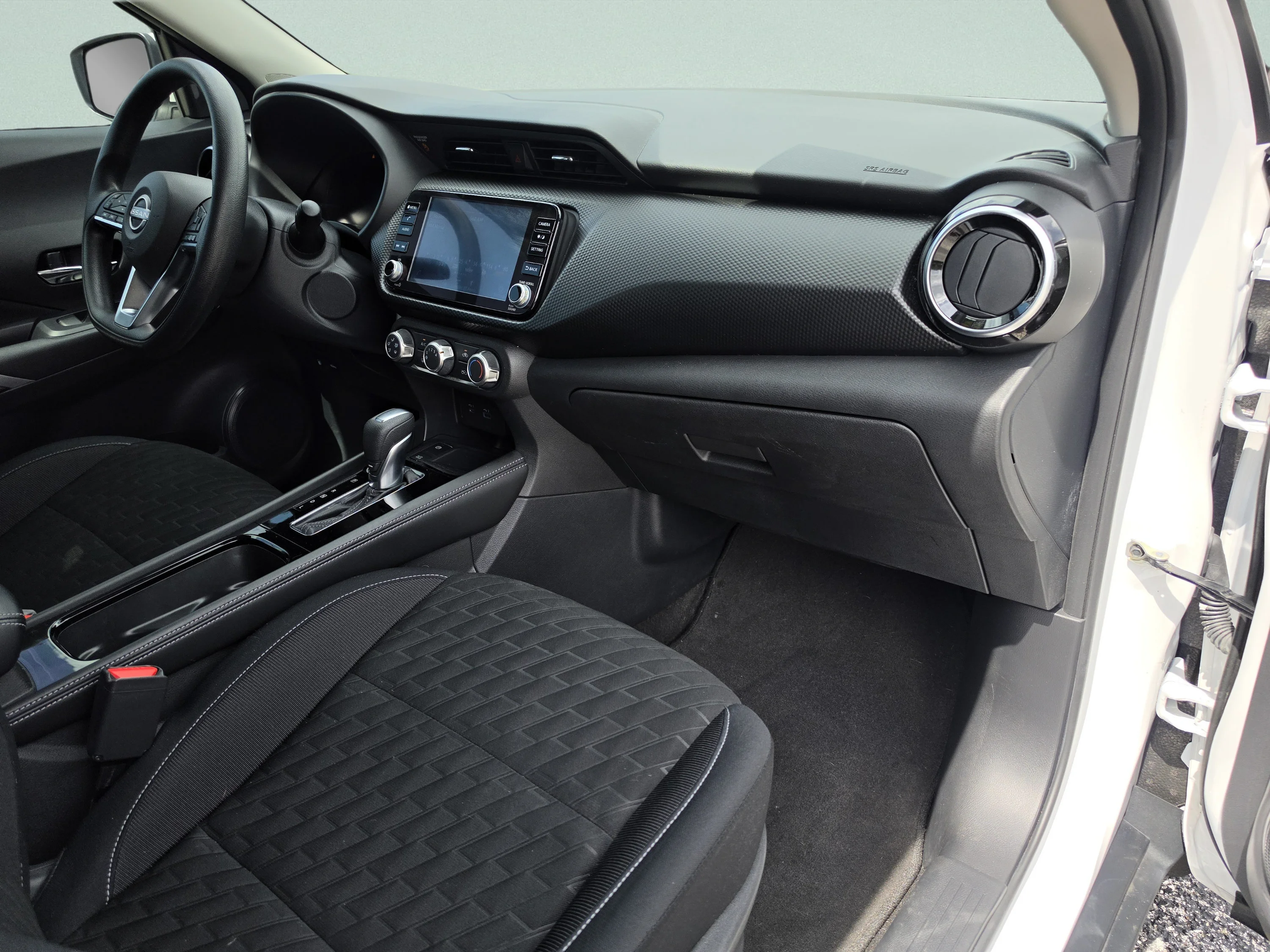 Used 2023 Aspen White Tricoat Nissan SV image 17