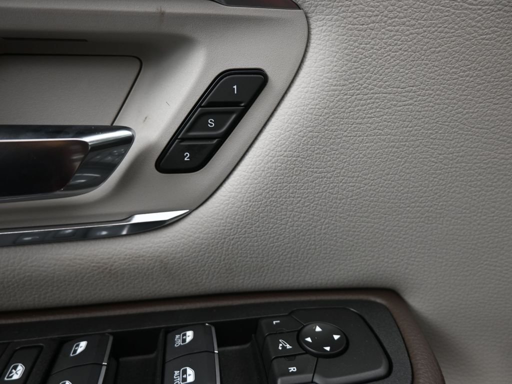 New 2026 Molten Red Pearl-Coat Exterior Paint RAM Laramie image 21