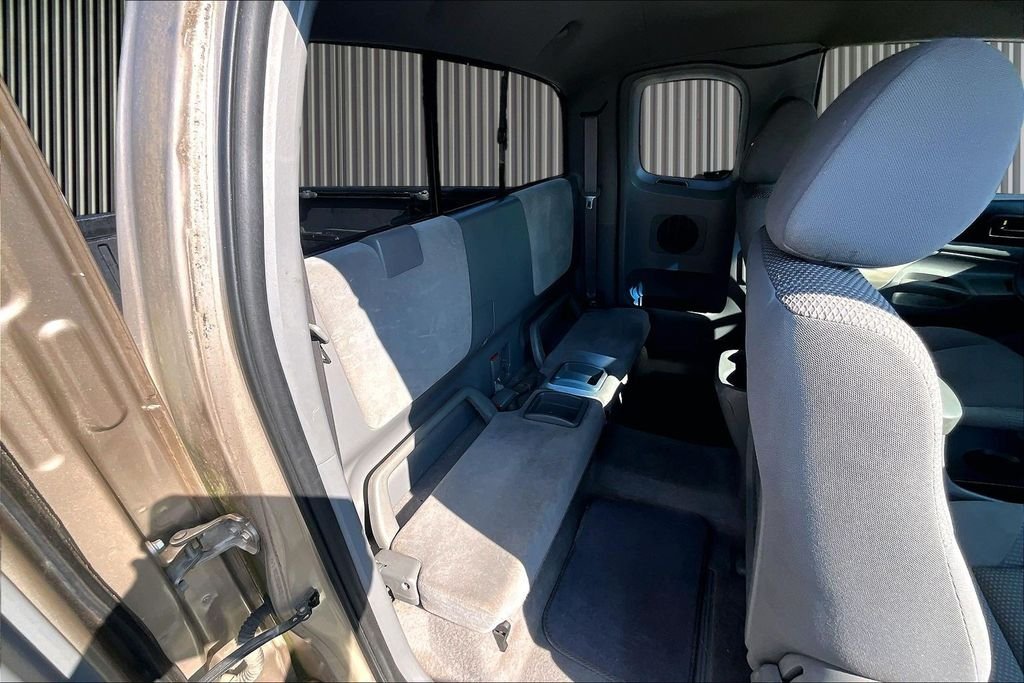 Used 2005 Beige Toyota Base image 25
