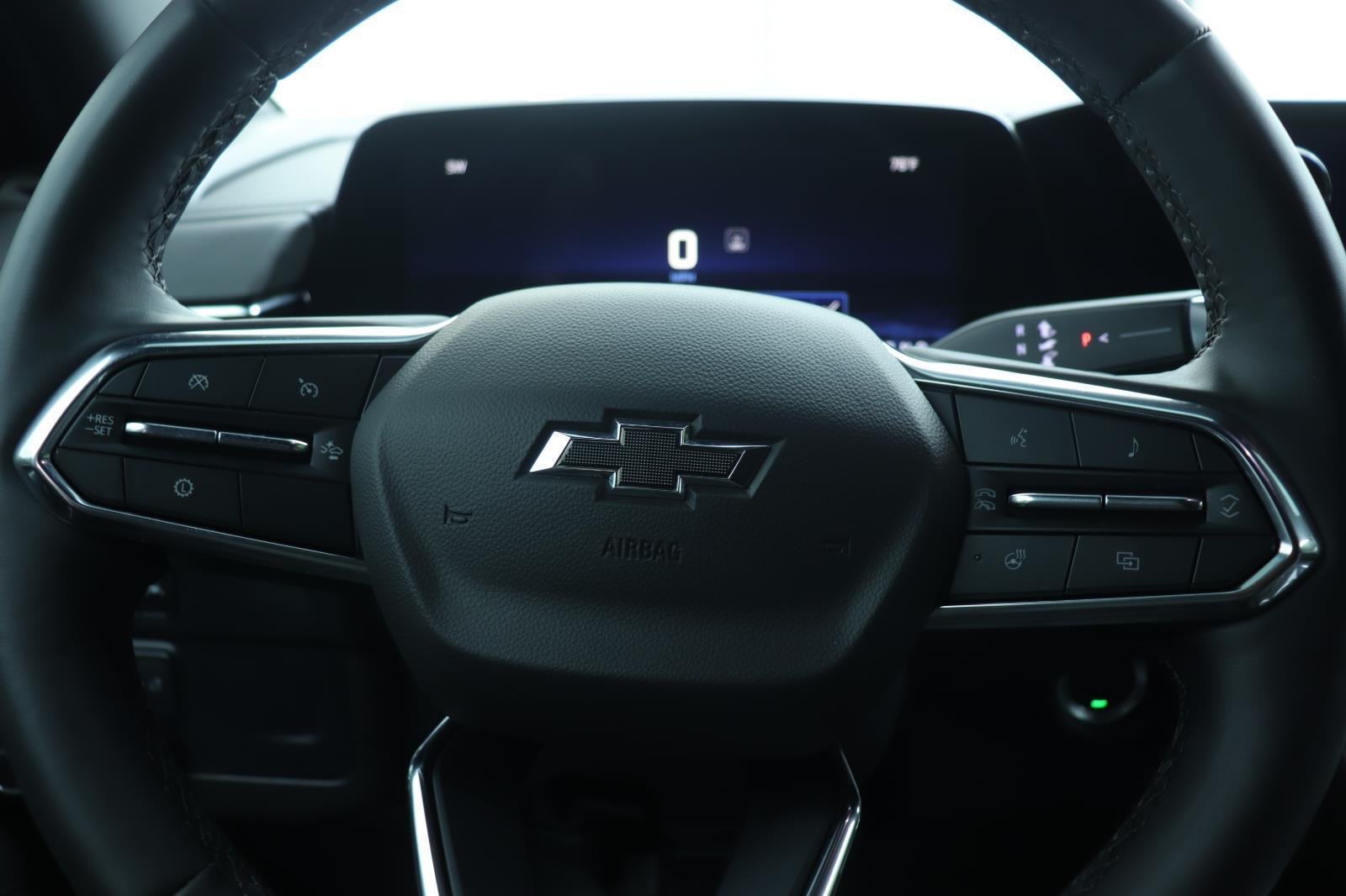 Used 2025 Black Chevrolet Z71 image 31