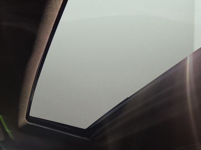 Used 2023 White Frost GMC Denali image 9