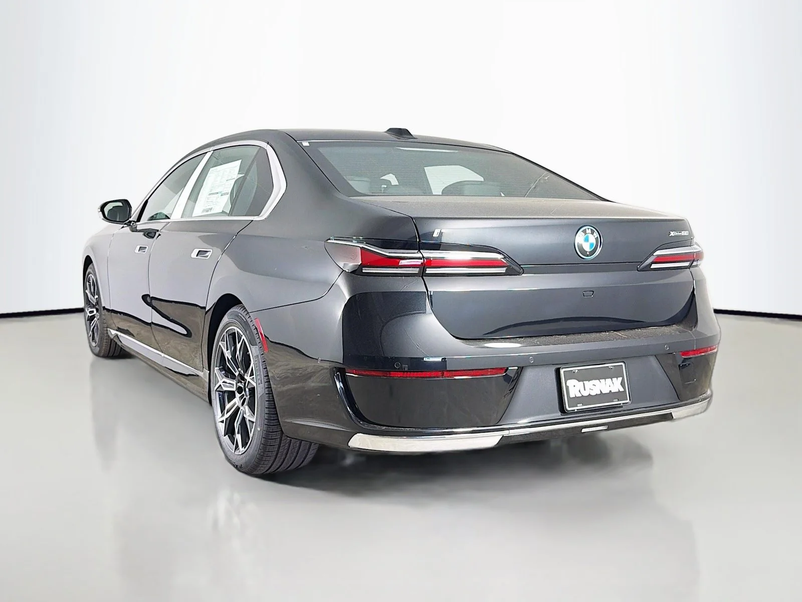 New 2026 Black Sapphire Metallic BMW xDrive60 image 5