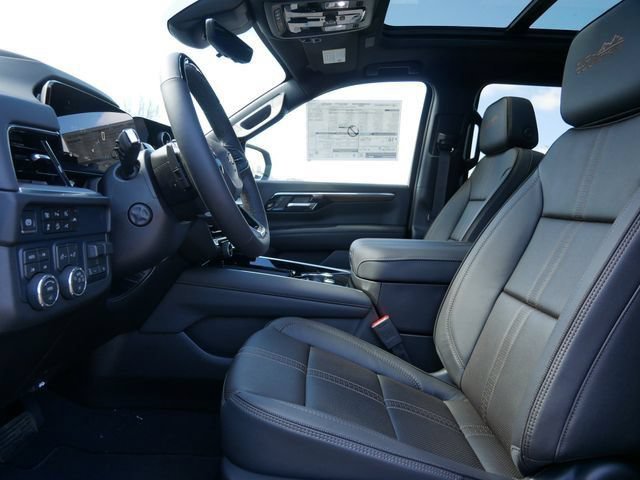 2026 Chevrolet Suburban High Country - Photo 6