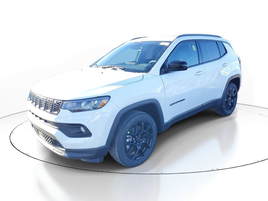 New 2026 Bright White Clearcoat Jeep Latitude image 2