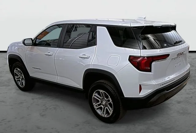 Used 2025 White GMC Elevation image 2