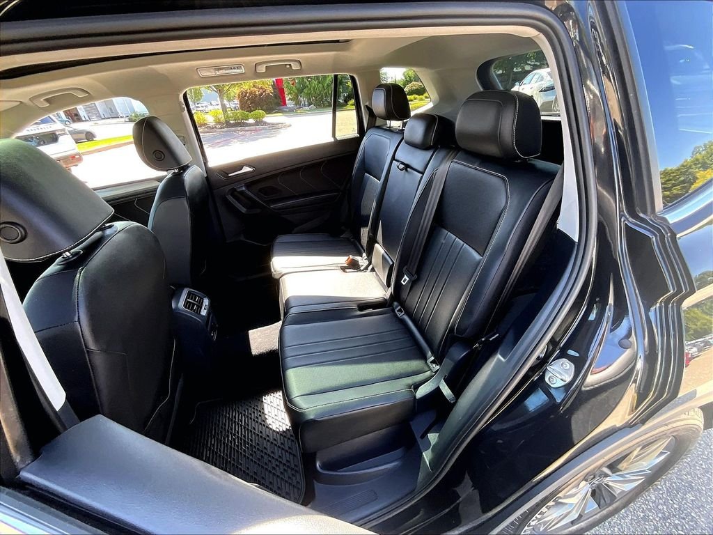 Used 2022 Black Volkswagen 2.0T SE image 15