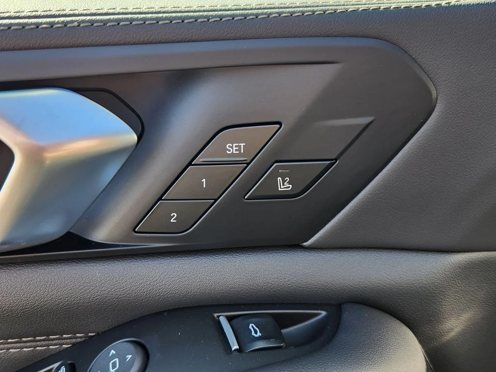 New 2026 Dravit Grey Metallic BMW xDrive40i image 16
