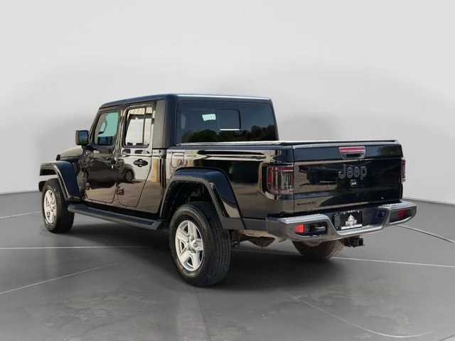 Used 2022 Black Jeep Sport image 9