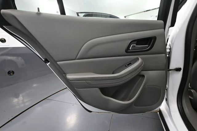 Used 2013 White Chevrolet LS image 27