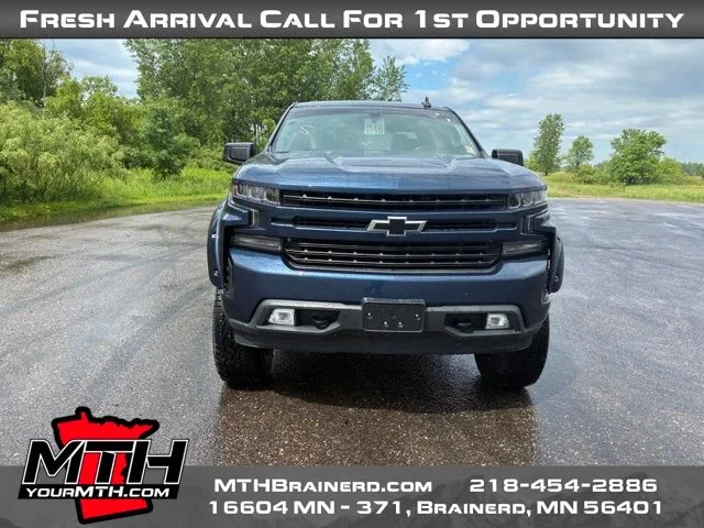 Used 2020 Blue Chevrolet RST image 3