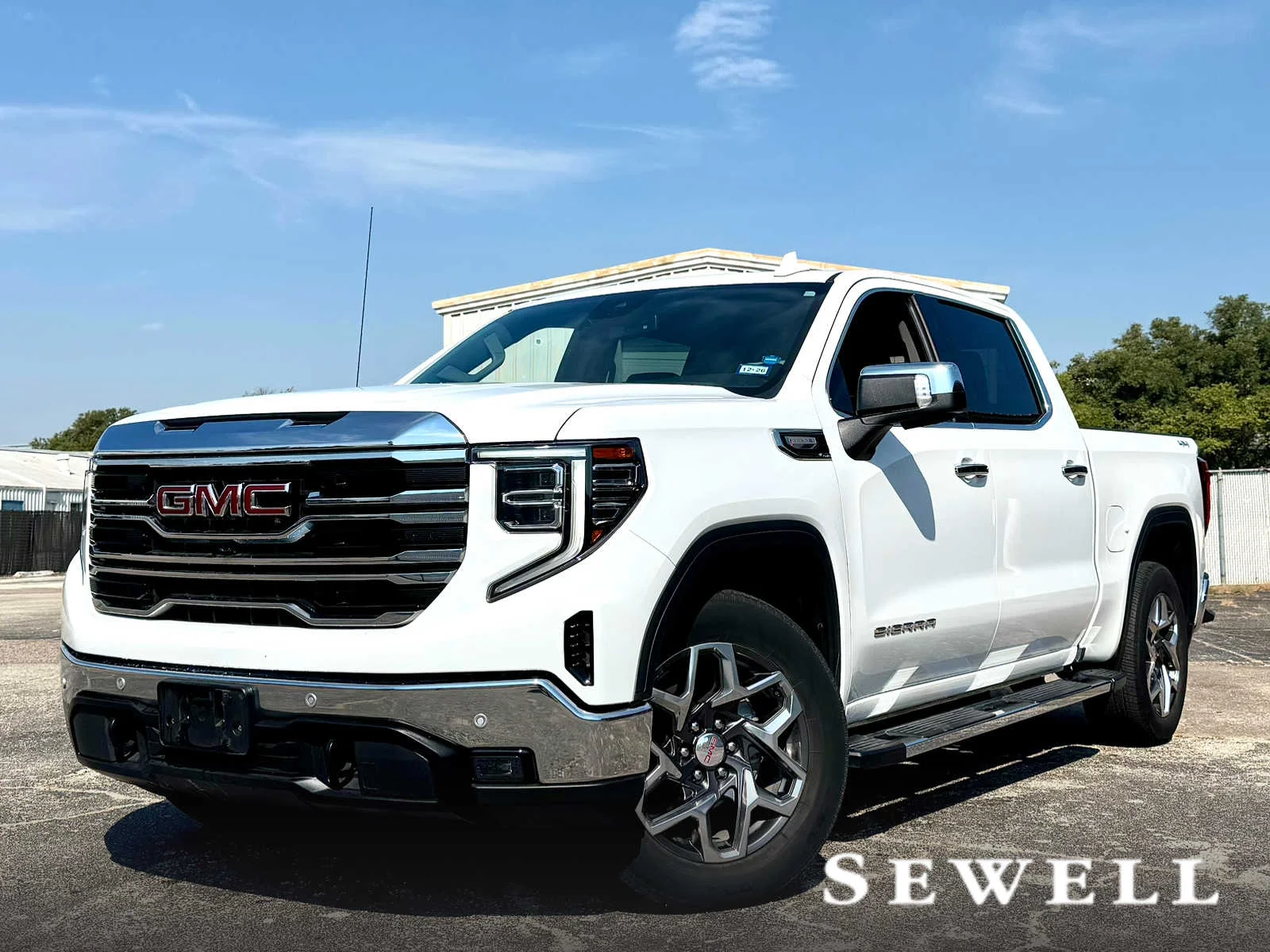 Certified Used 2024 Summit White GMC SLT image 1