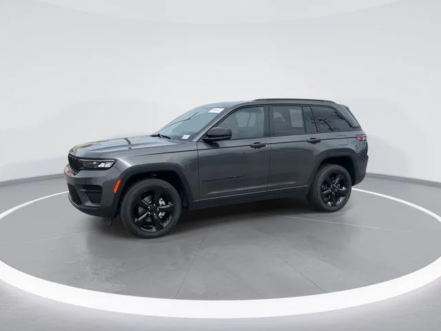 Used 2024 Gray Jeep Altitude X image 3
