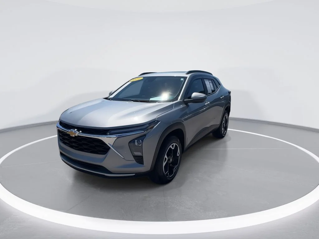 Used 2024 Gray Chevrolet LT image 4