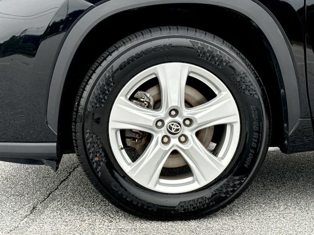 Used 2021 Black Toyota L image 10