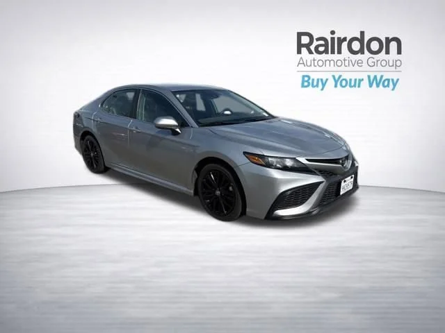 2023 Toyota Camry SE's photo