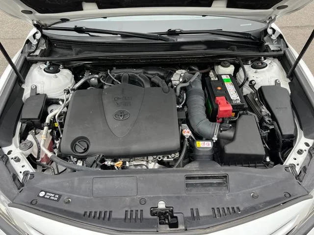 Used 2019 Wind Chill Pearl/Midnight Black Metallic Toyota XSE V6 image 29