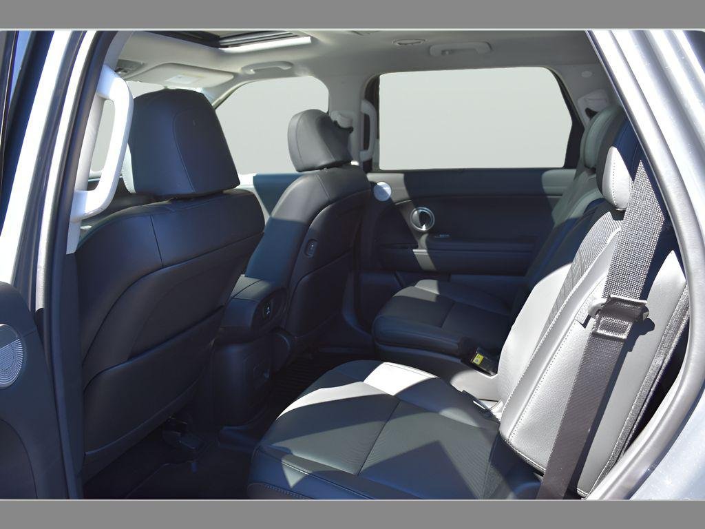 New 2026 Ecotronic Gray Pearl Hyundai Limited FWD image 11