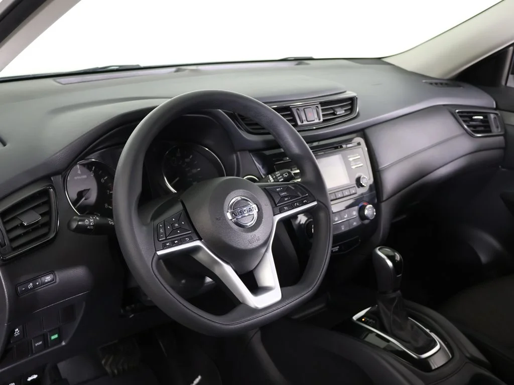 Used 2017 White Nissan SV image 23