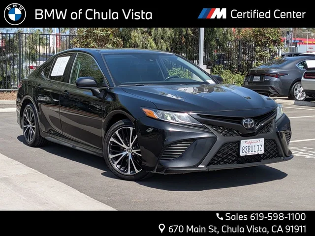 2020 Toyota Camry SE