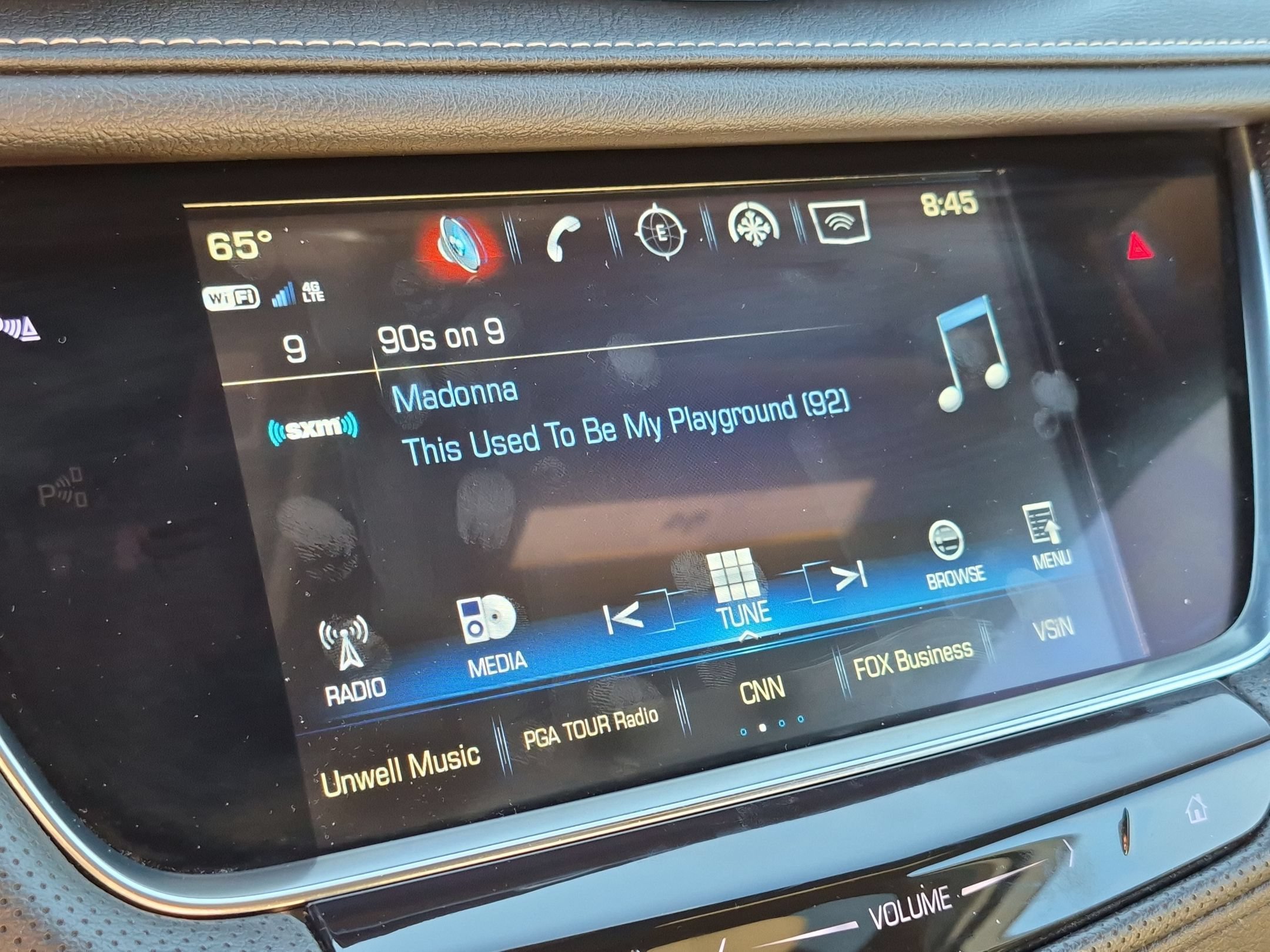 Used 2019 CRYSTAL WHITE TRICOAT Cadillac Premium Luxury FWD image 22
