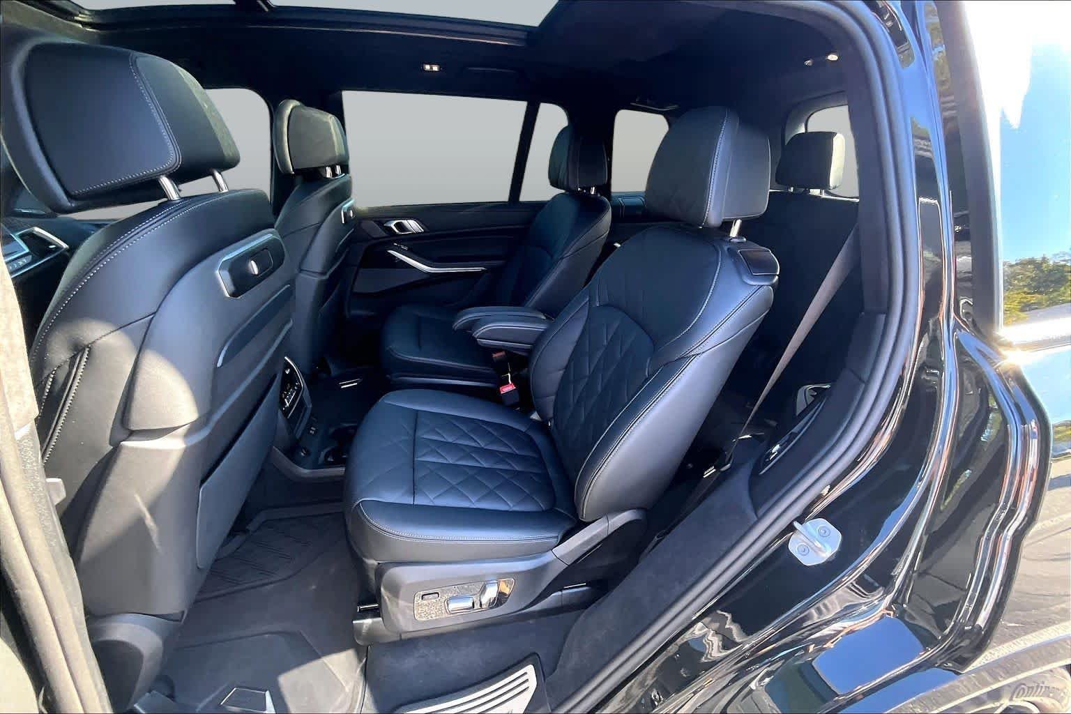 Used 2025 Black Sapphire Metallic BMW xDrive40i image 21