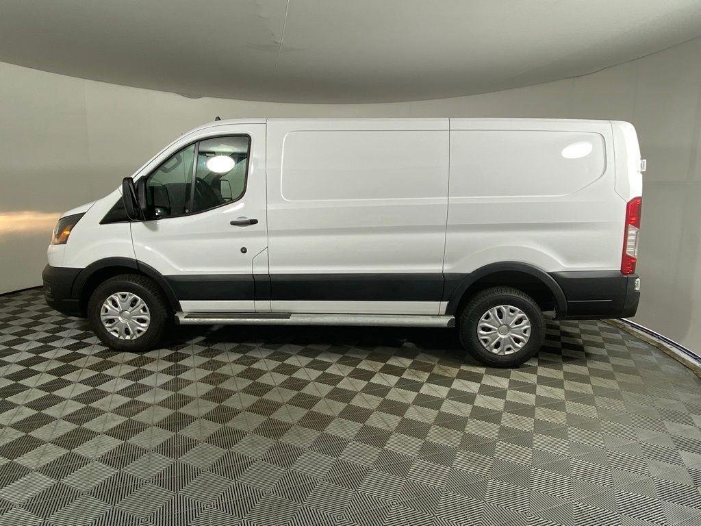 Used 2024 Oxford White Ford Base image 9