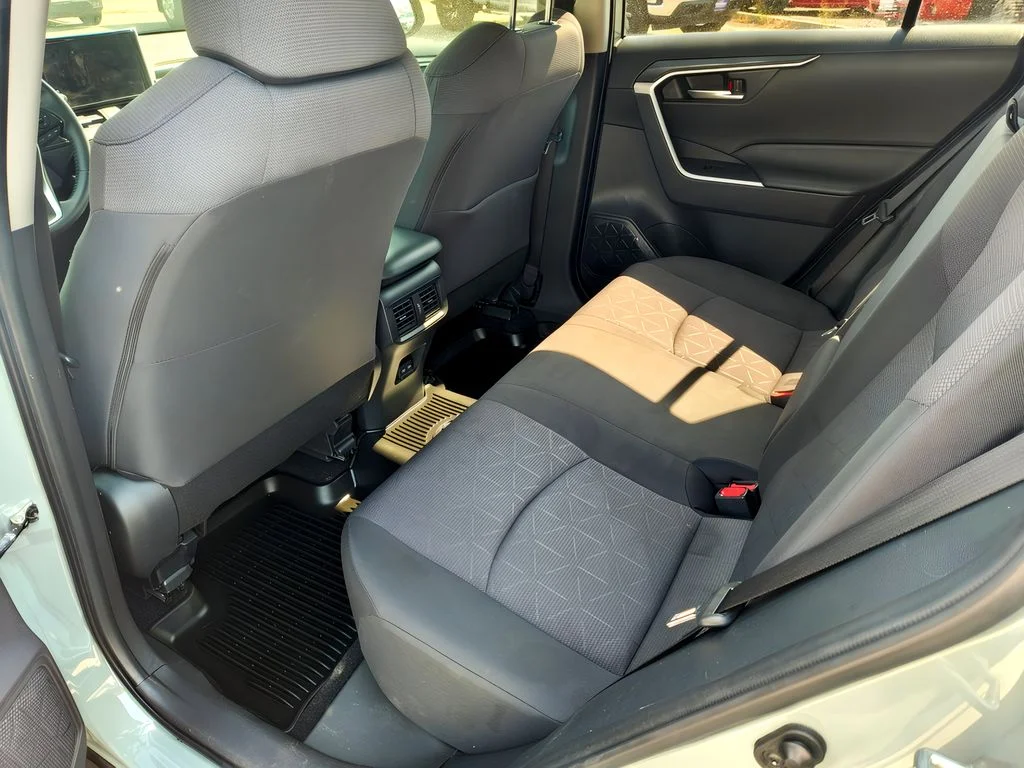 2023 Toyota RAV4 XLE - Photo 27