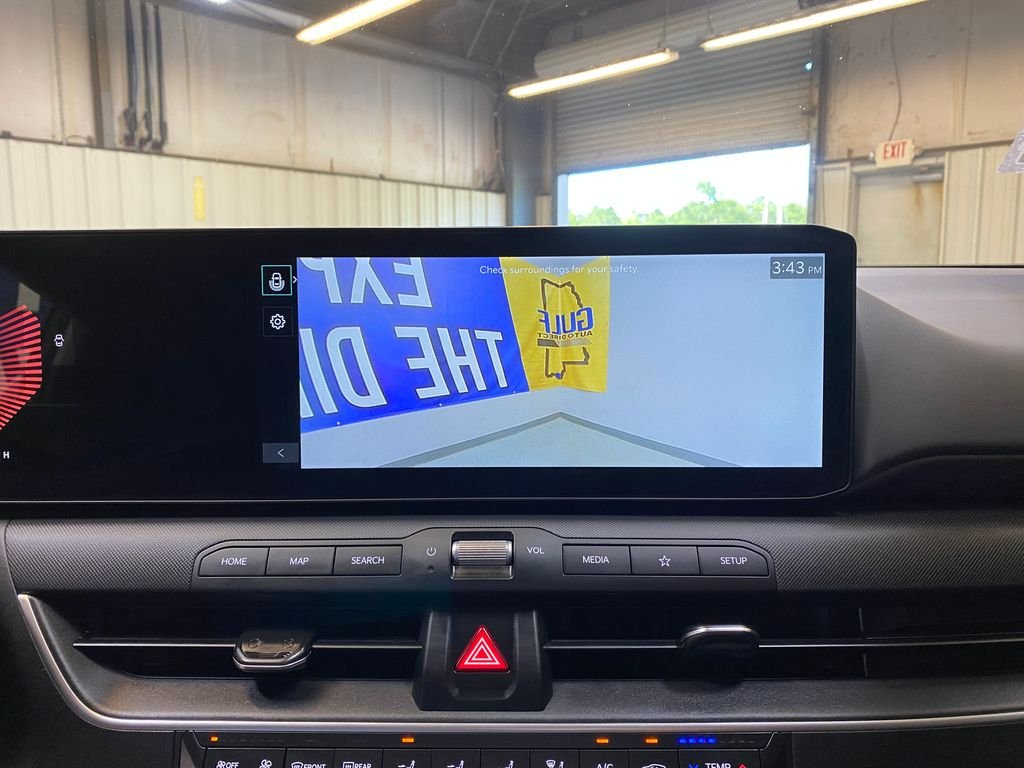 Used 2025 White Kia LXS image 42