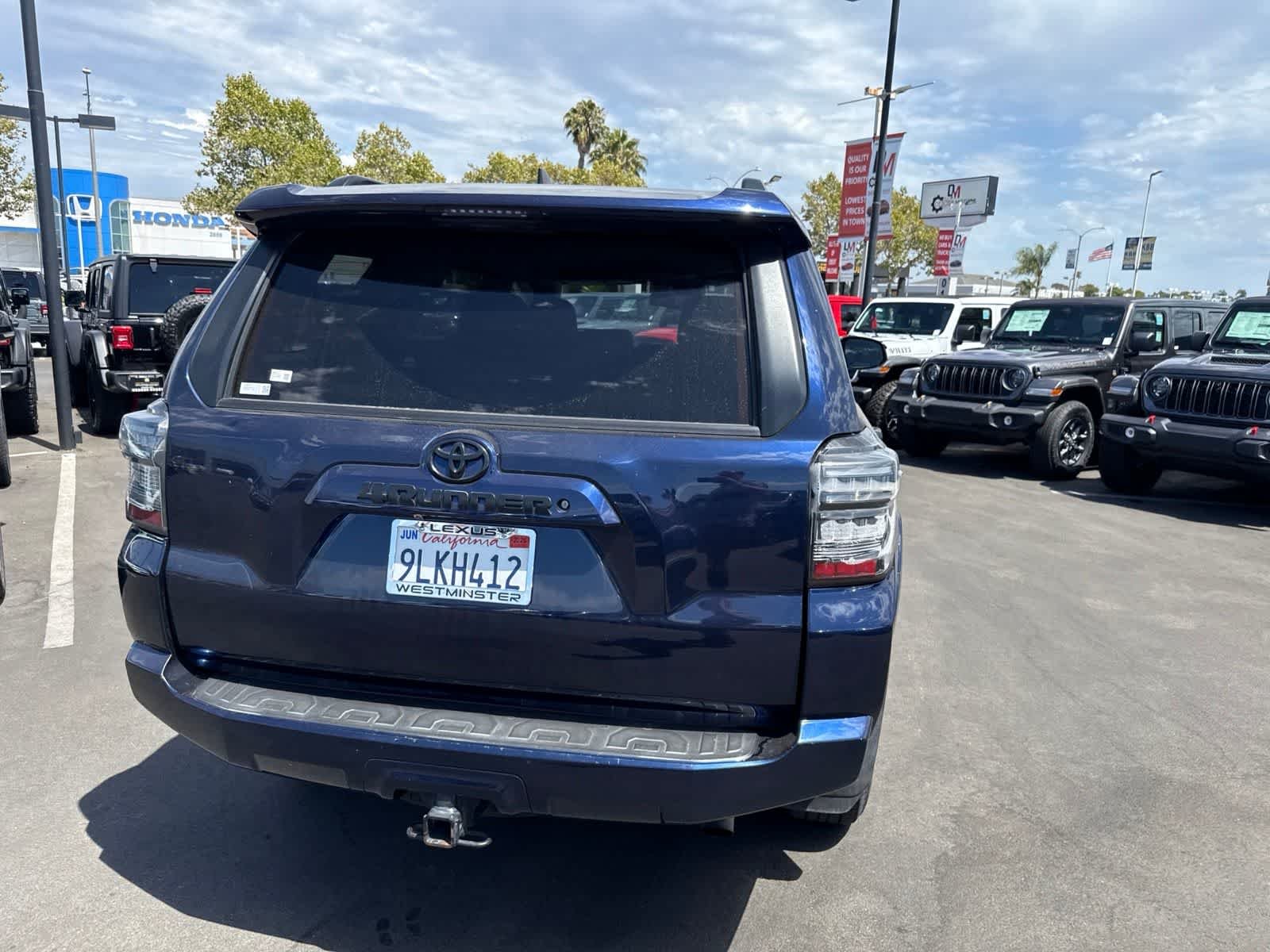 Used 2020 Nautical Blue Metallic Toyota SR5 image 18