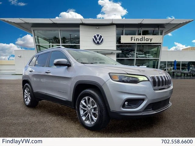 Used 2019 Silver Jeep Latitude Plus image 1