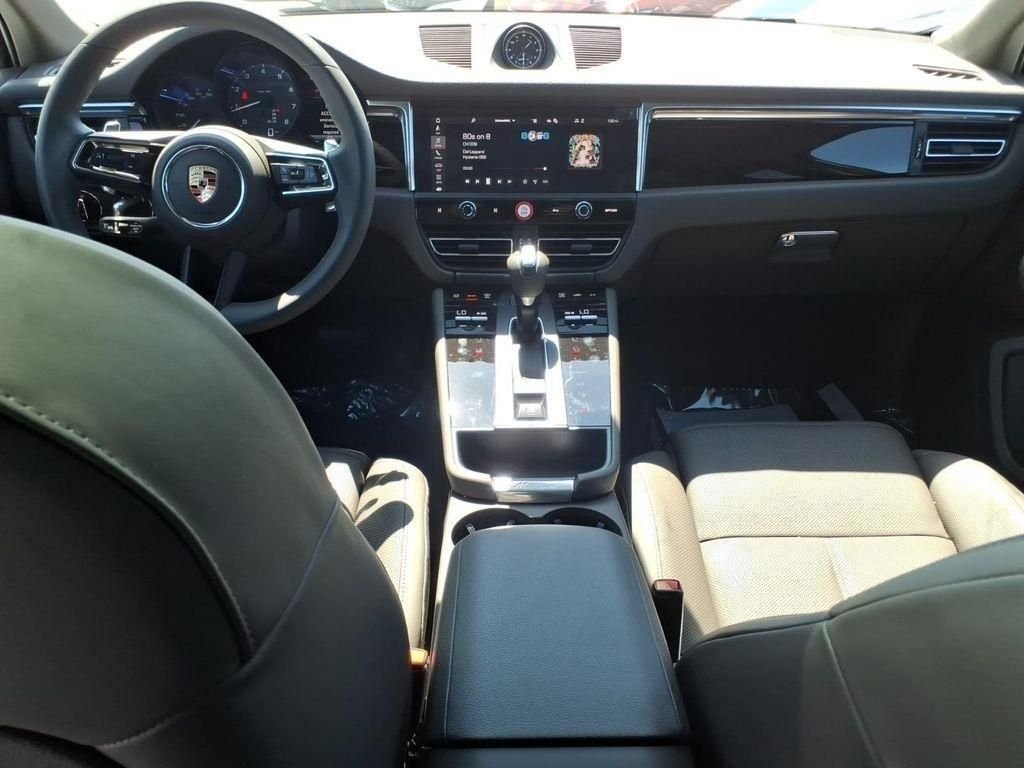 Used 2025  Porsche Base image 13