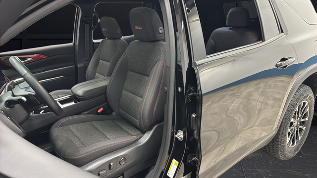 Used 2024 Mosaic Black Metallic Chevrolet Z71 image 9