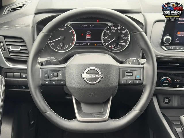 Used 2025 Gray Nissan SV image 14