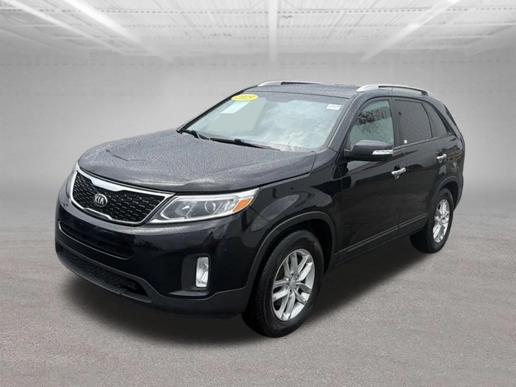 Used 2015 Black Kia LX image 3
