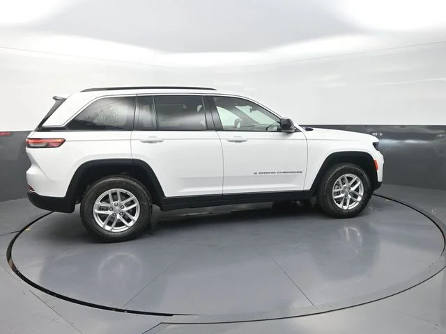 New 2026 Bright White Clearcoat Jeep Laredo X image 10