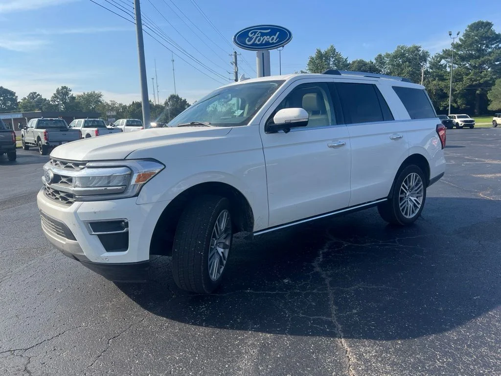 Used 2024 White Metallic Ford Limited image 6