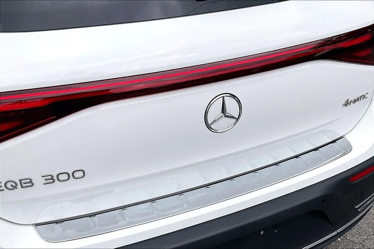 Used 2024  Mercedes-Benz 4MATIC® image 24