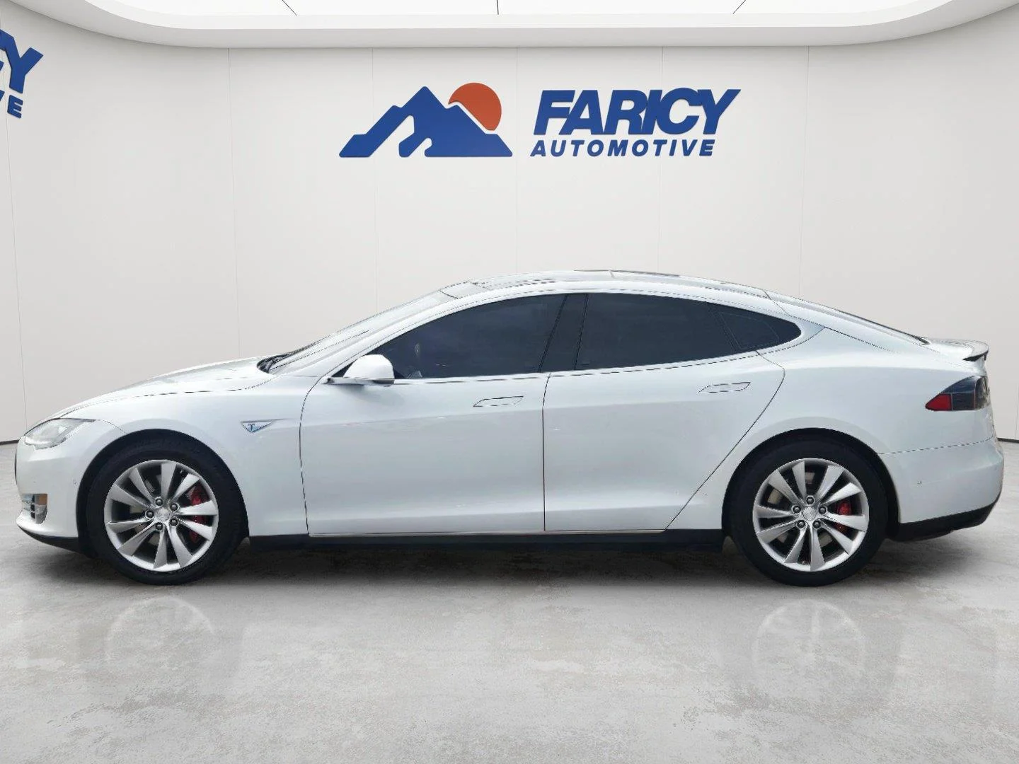 Used 2015 White Tesla P85D image 10