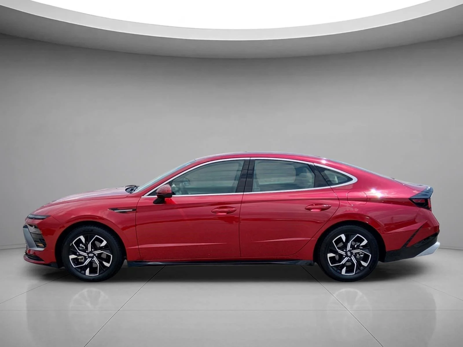 Used 2025 Ultimate red Hyundai SEL image 2