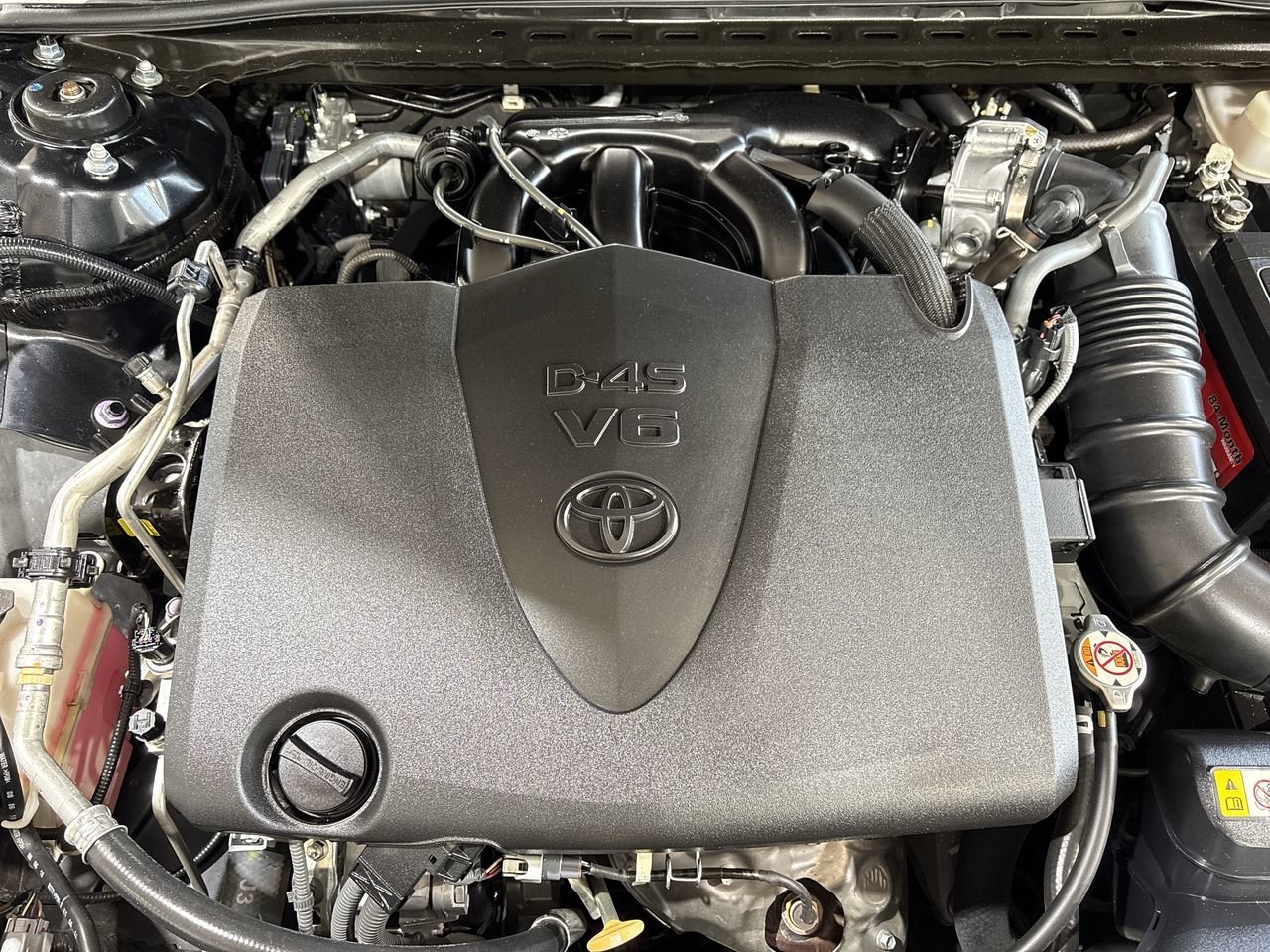 Used 2020 Midnight Black Metallic Toyota XSE V6 image 25